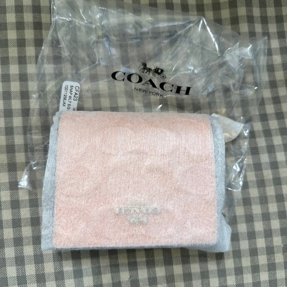 ❤️ Coach Snap Wallet In Signature Leather With Bow Charm - Picture 11 of 11